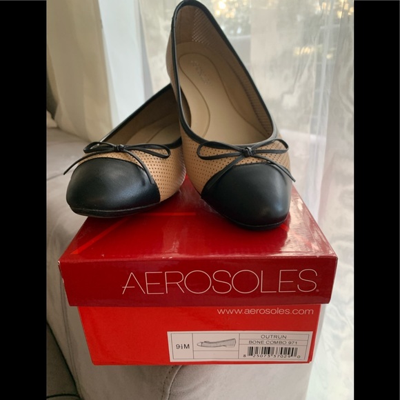 Aerosoles Perforated Leather Ballet Flats size 9.5M - Picture 6 of 15